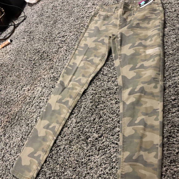 A.N.A. camo jeans size 4 - Picture 3 of 3
